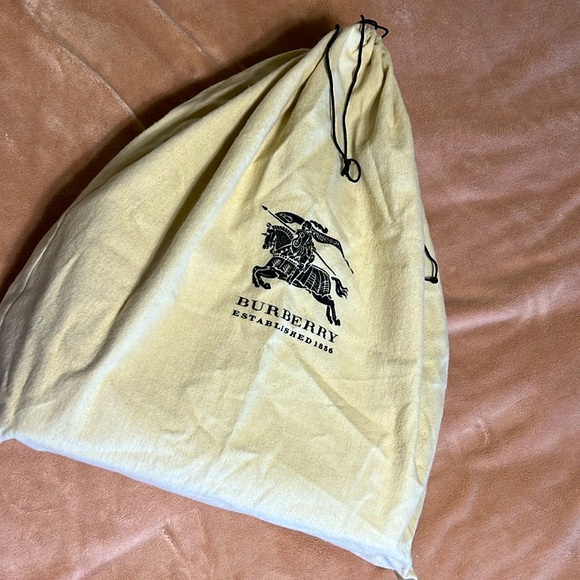 BURBERRY
Supernova Check Drawstring Tote Pewter leather trim - Picture 13 of 14